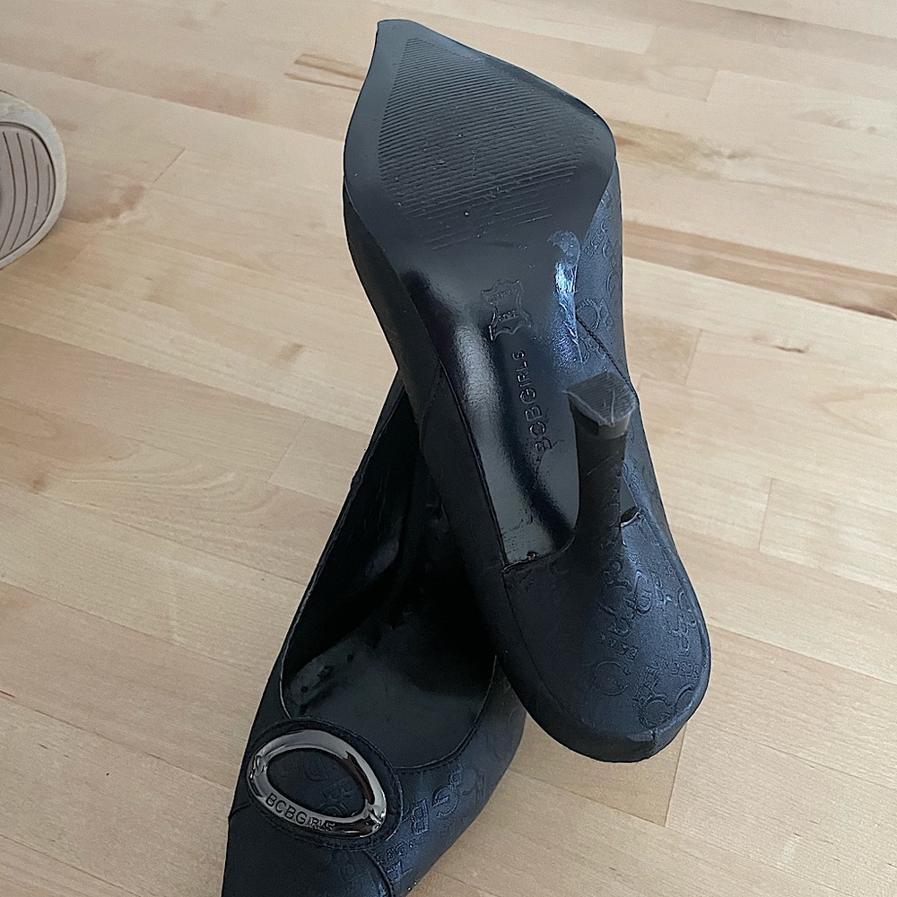 Ladies BCBG heels - Picture 2 of 3